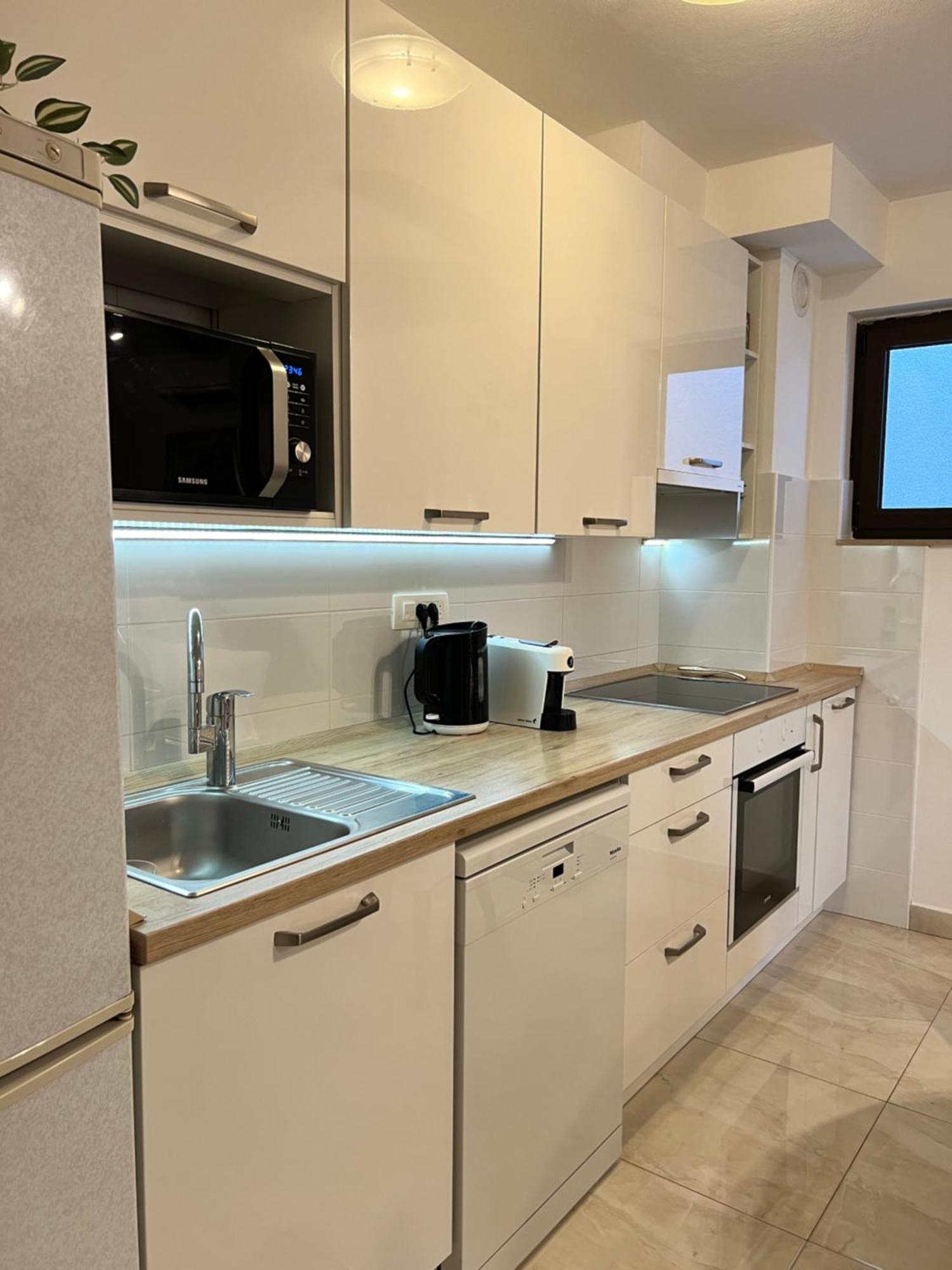 Apartmani Ivelic Supetar Bagian luar foto